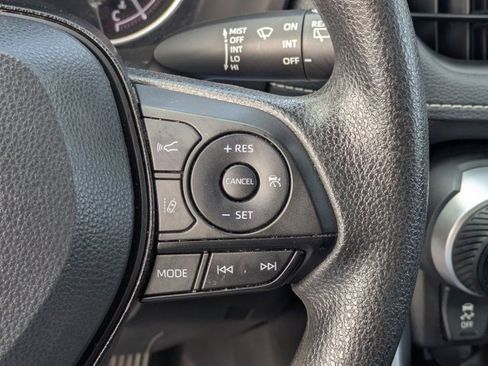 Used 2024 Toyota RAV4 LE image 22