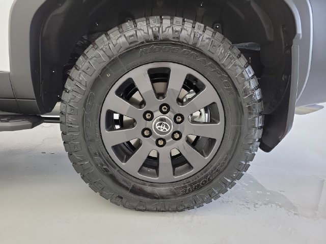Used 2027 Toyota Land Cruiser AWD/4WD image 13