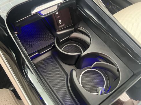 Certified 2025 Mercedes-Benz GLC 300 image 41