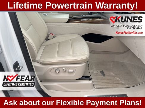 Used 2023 Cadillac Escalade Premium Luxury Platinum image 28
