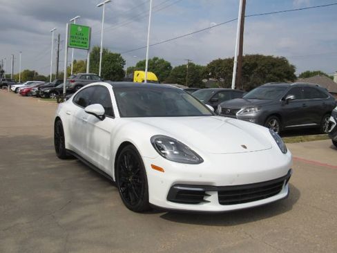 Used 2019 Porsche Panamera 4 image 4