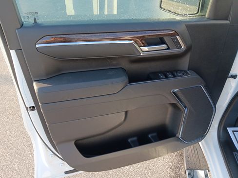 New 2026 GMC Sierra 1500 SLE image 8