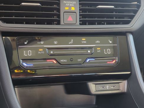 New 2025 Volkswagen Jetta SE image 12