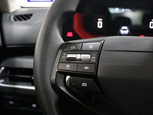 Used 2025 Kia K4 LXS image 23