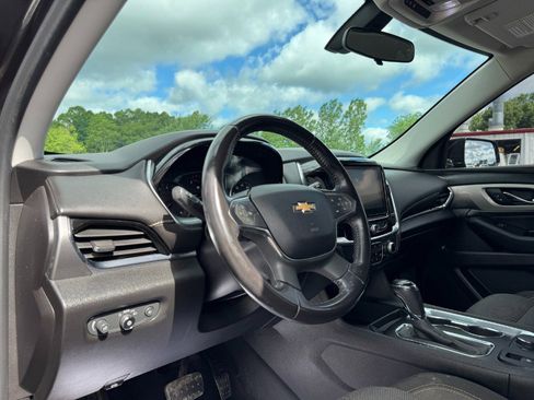 Used 2018 Chevrolet Traverse LT FWD image 14