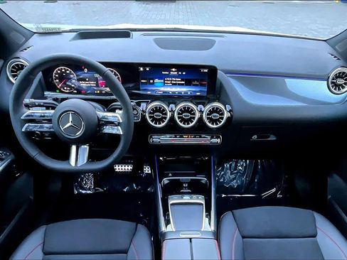 Used 2026 Mercedes-Benz GLA 250 image 14