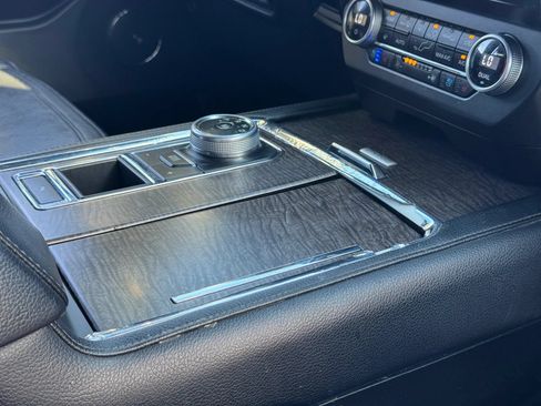 Used 2018 Ford Expedition Limited RWD image 36