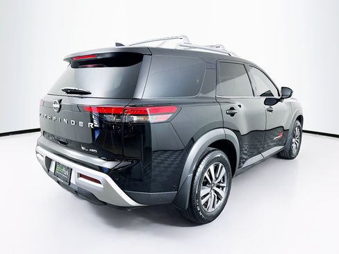 Used 2024 Nissan Pathfinder SL AWD/4WD image 9