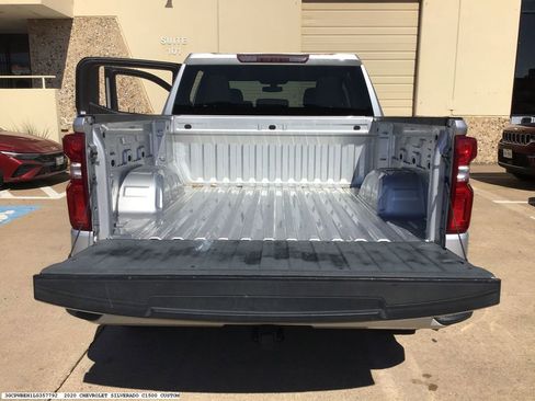 Used 2020 Chevrolet Silverado 1500 Custom w/ Custom Value Package RWD image 9