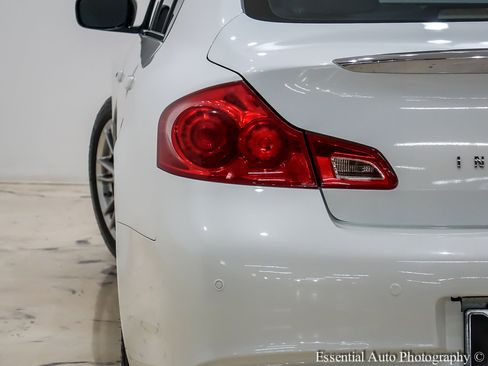 Used 2011 INFINITI G37 x Sedan w/ Premium Pkg image 8