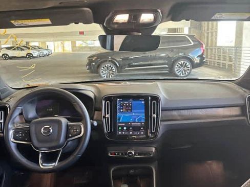 Used 2023 Volvo XC40 Recharge Ultimate w/ Protection Package Premier AWD/4WD image 6