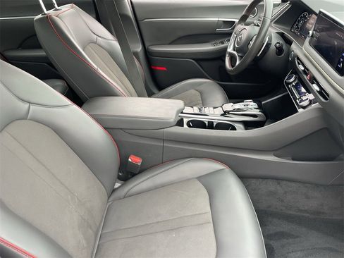 Used 2023 Hyundai Sonata SEL Plus image 9
