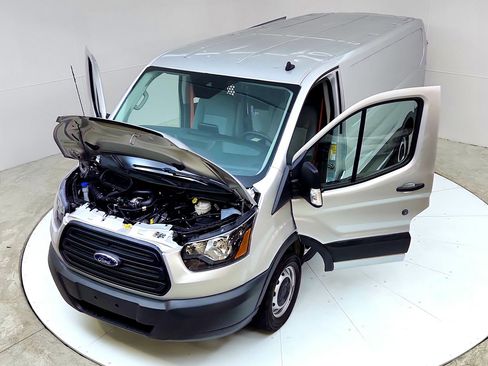 Used 2020 Ford Transit 150 Low Roof RWD image 18