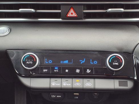Used 2025 Hyundai Elantra Hybrid FWD image 23