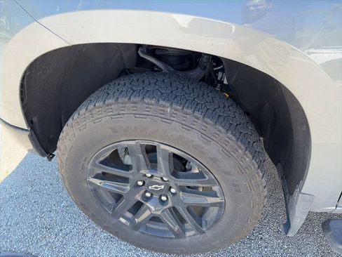 Used 2025 Chevrolet Silverado 1500 LT Trail Boss AWD/4WD image 4