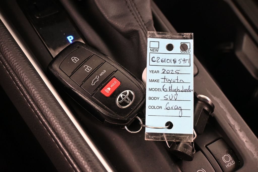 Used 2025 Toyota Grand Highlander AWD Hybrid image 32