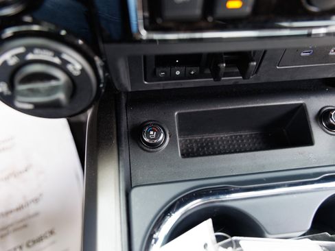 Used 2023 Nissan Titan Platinum Reserve w/ Moonroof Package image 33