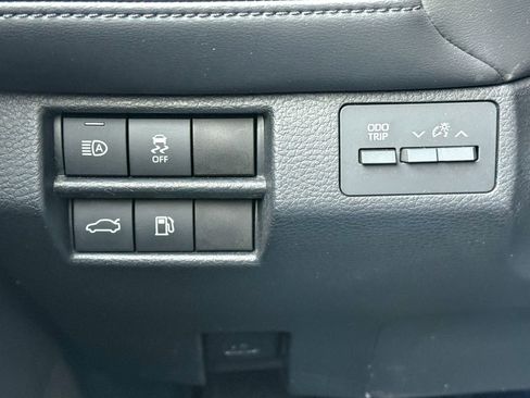 Used 2019 Toyota Avalon XLE image 26