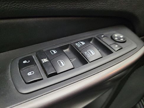 Used 2020 Jeep Cherokee Limited w/ Technology Group image 27