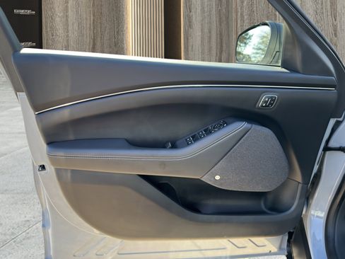 Used 2025 Ford Mustang Mach-E Premium image 22