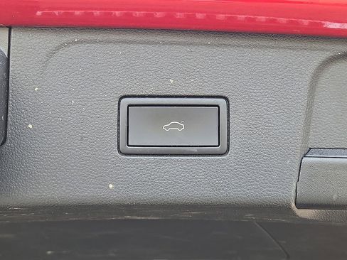 Used 2024 Volkswagen Atlas SE image 15