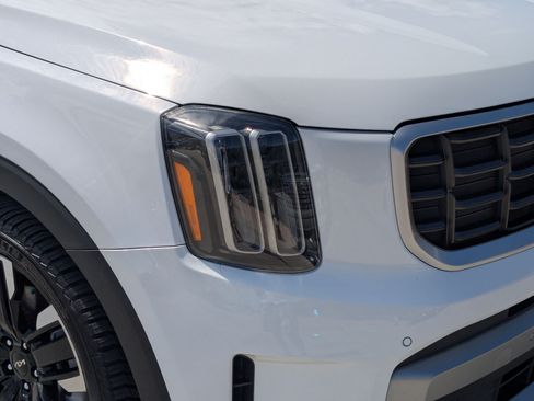 Certified 2023 Kia Telluride SX Prestige AWD/4WD image 10