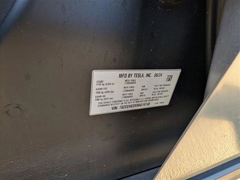 Used 2024 Tesla Cybertruck AWD Crew Cab image 18