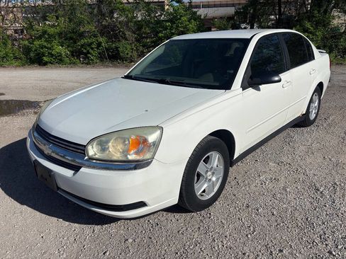 Used 2005 Chevrolet Malibu LS w/ Preferred Equipment Group image 2