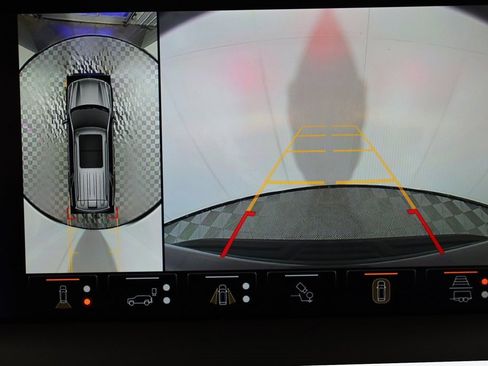 Used 2024 Chevrolet Suburban High Country w/ Advanced Technology Package image 28