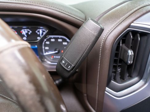 Used 2019 GMC Sierra 1500 SLT w/ SLT Premium Plus Package AWD/4WD image 31