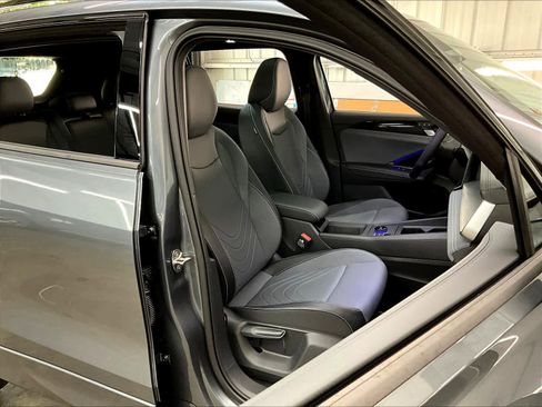 New 2026 Volkswagen Tiguan SE R-Line image 30