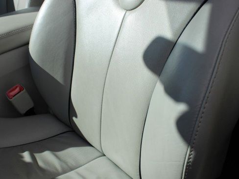 Used 2013 Toyota Venza Limited image 24