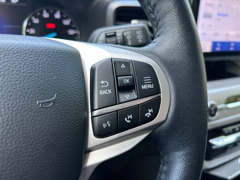 Used 2023 Ford Explorer XLT RWD image 21