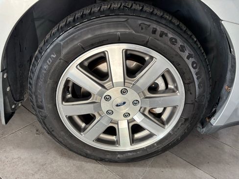 Used 2009 Ford Taurus SEL image 9