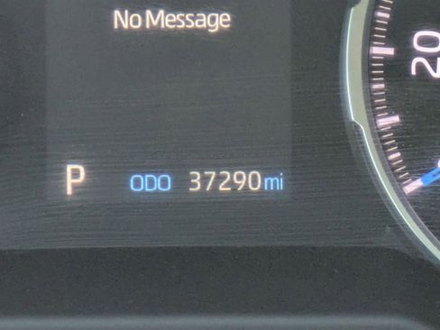 Used 2022 Toyota RAV4 XLE image 11