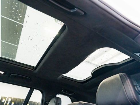 Used 2022 BMW X7 M50i w/ Cold Weather Package image 31