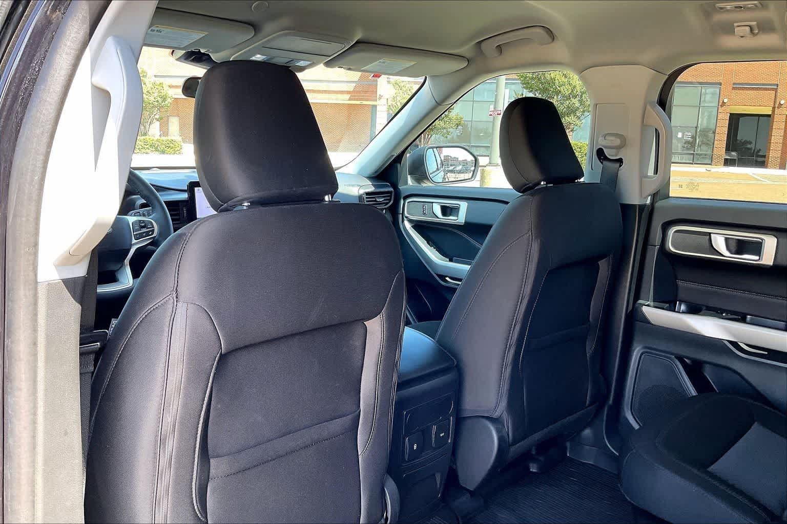 Used 2023 Ford Explorer XLT RWD image 11