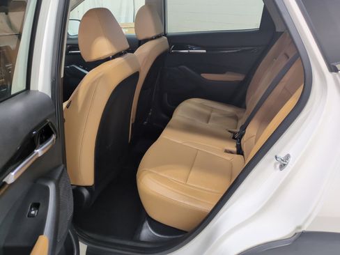 Used 2024 Kia Seltos EX AWD/4WD image 13