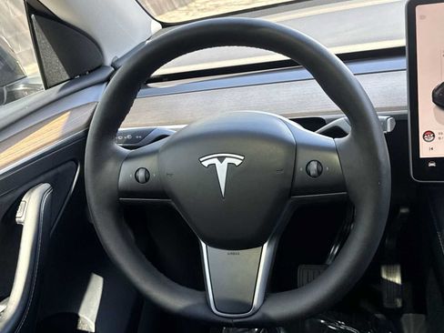 Used 2023 Tesla Model Y Long Range AWD/4WD image 19