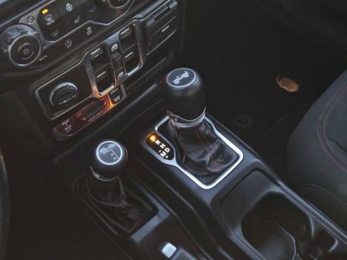 Used 2021 Jeep Wrangler Unlimited Rubicon w/ Xtreme Recon 35" Tire Package image 20