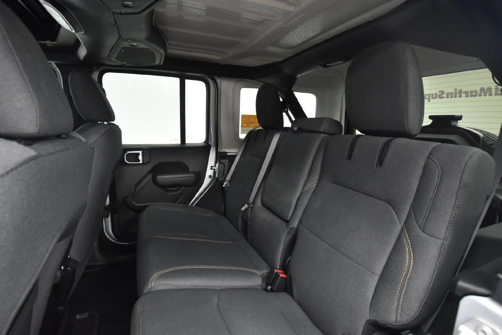 Certified 2024 Jeep Wrangler Unlimited w/ Convenience Group AWD/4WD image 19