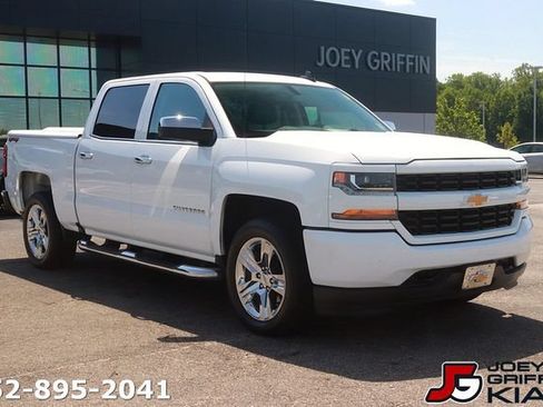 Used 2018 Chevrolet Silverado 1500 Custom w/ Custom Value Package AWD/4WD image 3