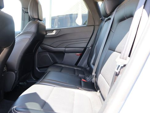 Used 2025 Ford Escape Platinum AWD/4WD image 18