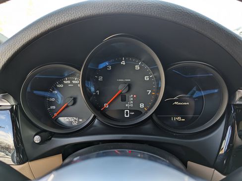 Used 2020 Porsche Macan image 19