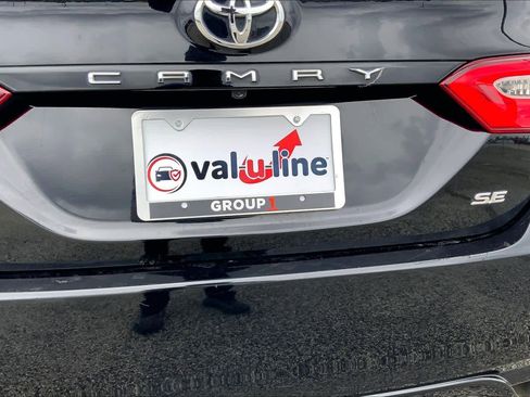 Used 2019 Toyota Camry SE FWD image 10