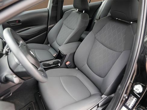 Used 2022 Toyota Corolla LE image 7