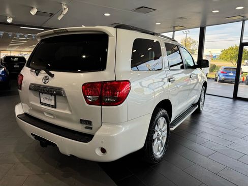 Used 2012 Toyota Sequoia Platinum image 4