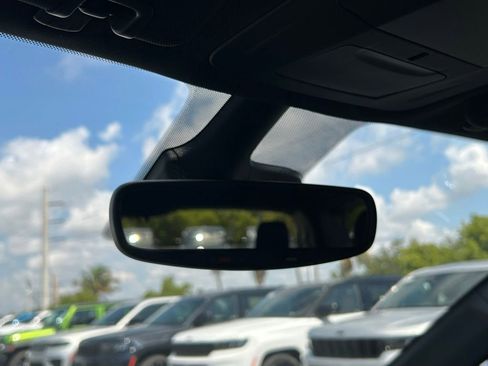 New 2025 Chrysler Pacifica Select w/ Uconnect Theater Family Group image 42