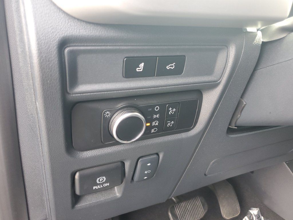 Used 2024 Ford Expedition XLT AWD/4WD image 28