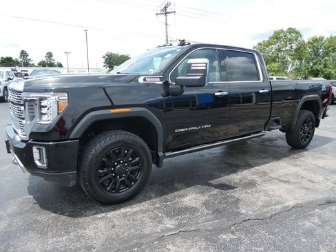 Used 2022 GMC Sierra 3500 Denali w/ Denali Black Diamond Edition AWD/4WD image 9
